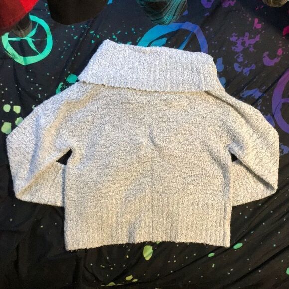 🔹Gray Cropped Cowl Neck Sweater Junior’s Large - Picture 3 of 3